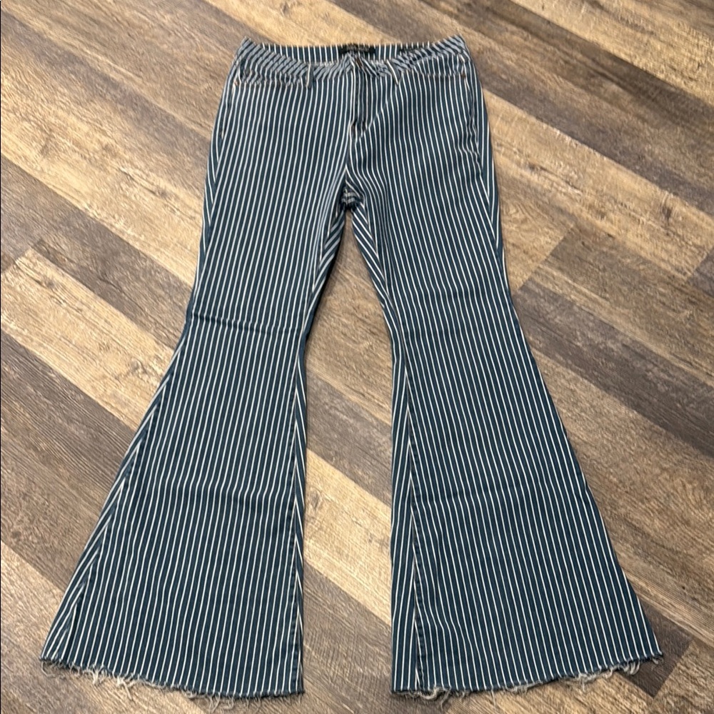 Judy Blue Striped Flare Jeans 15/32 Ultra High Rise Y2K Stretch Festive
